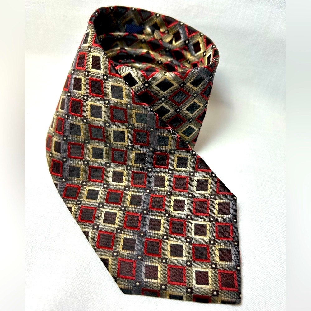 Geometric Tie